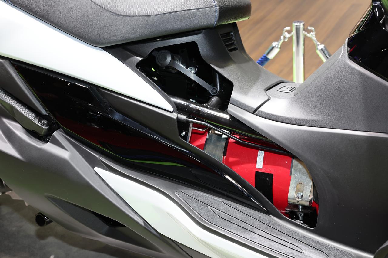 画像 : 2番目の画像 - 【写真9枚】スズキ「水素エンジンバーグマン」 - webオートバイ