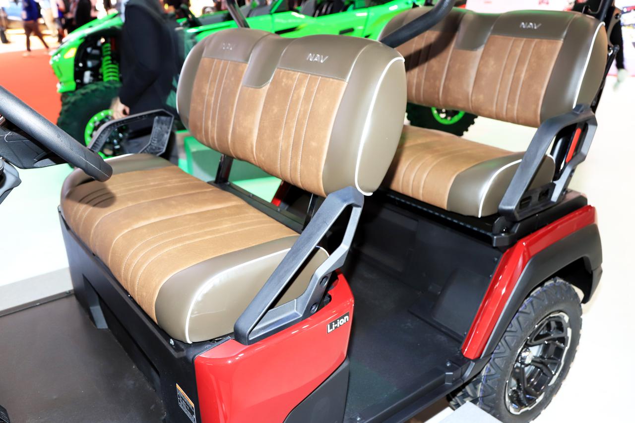 画像28: 新型「Z900RS」シリーズを世界初公開! Japan Mobility Show 2025のカワサキブースは見どころ満載|若月佑美さんはいち早く初公開モデルにタッチ