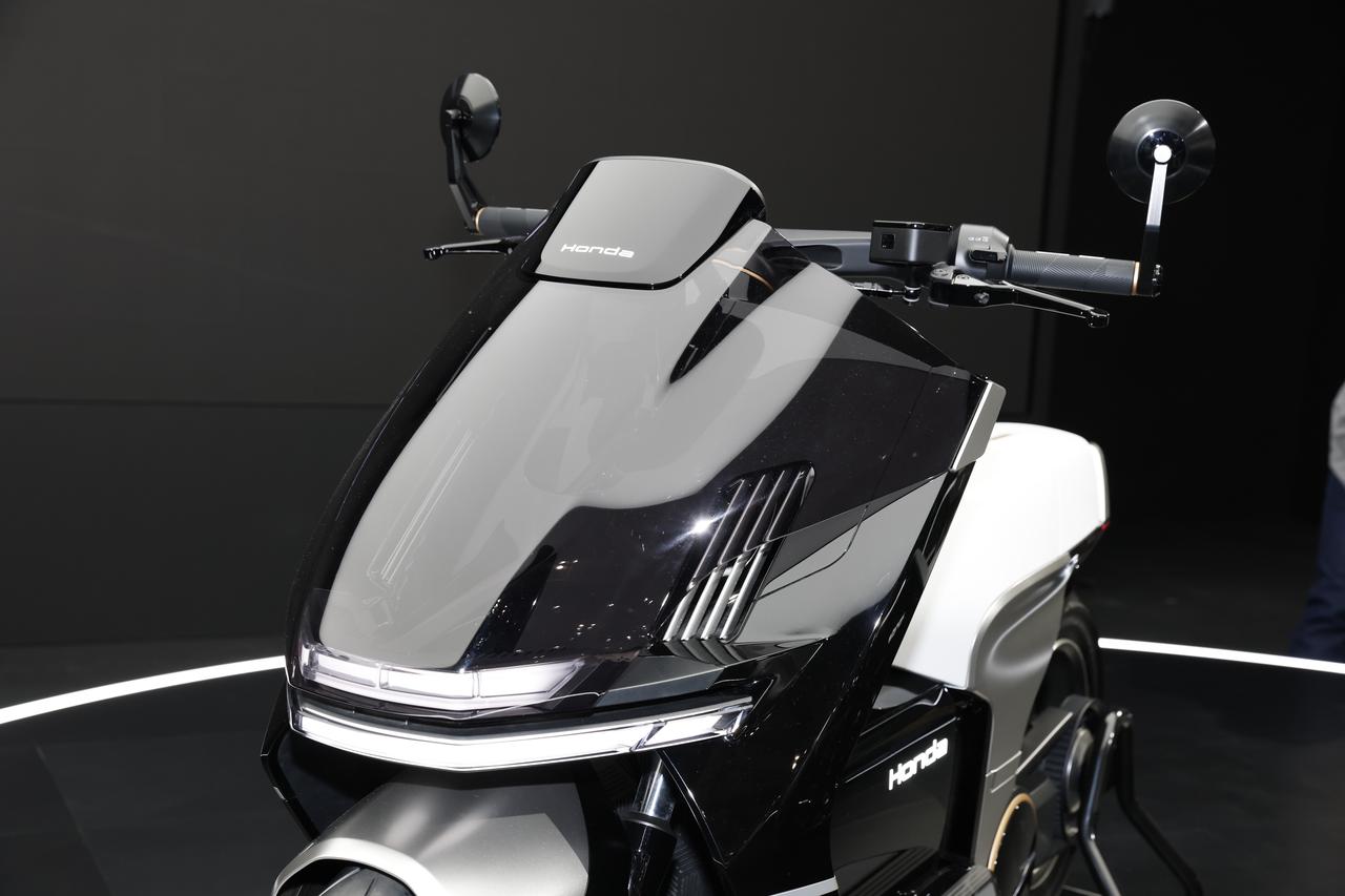 画像 : 4番目の画像 - 【写真15枚】ホンダ「EV アーバン コンセプト」 - webオートバイ