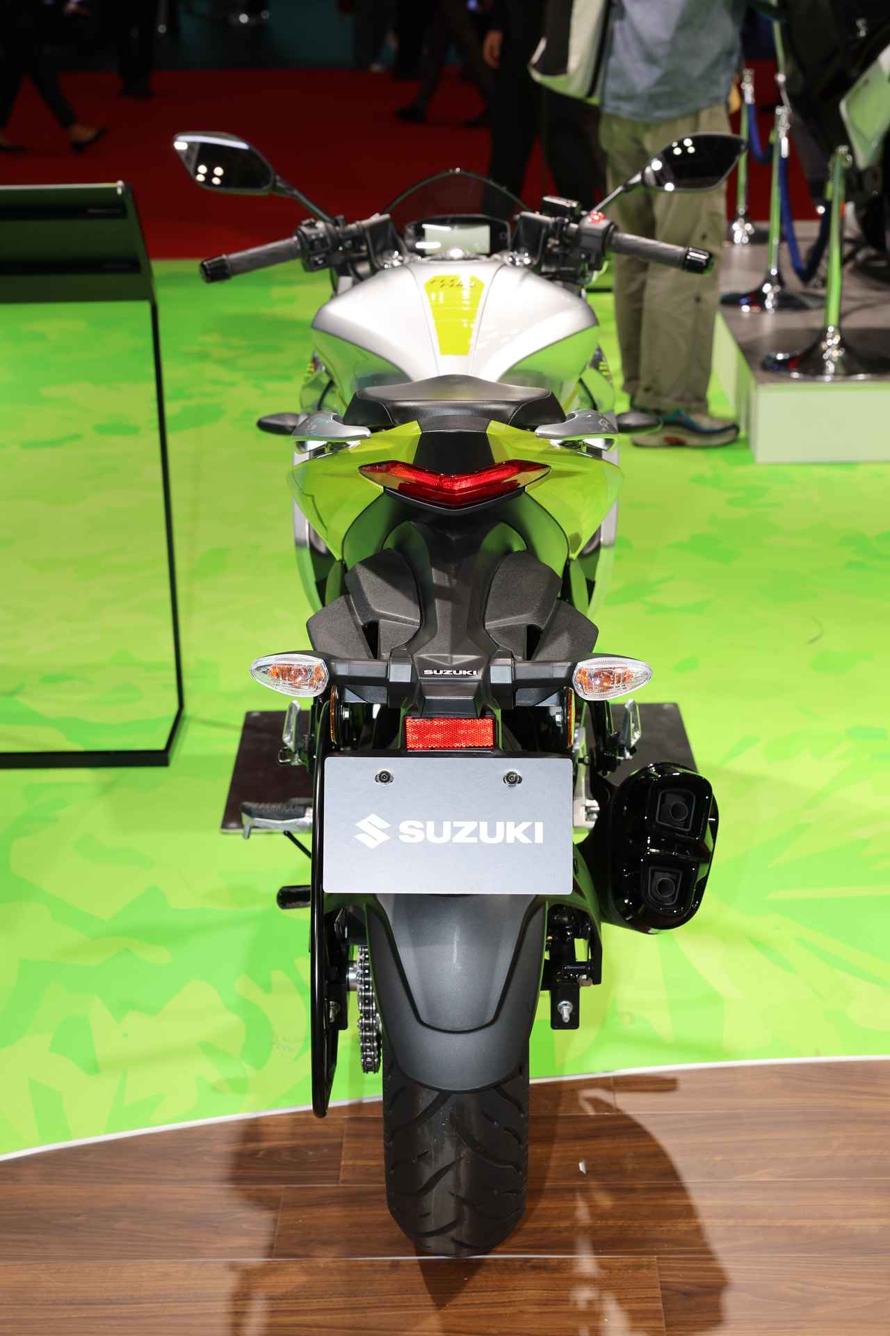 画像 : 5番目の画像 - 【写真12枚】スズキ「ジクサーSF250 FFV」 - webオートバイ