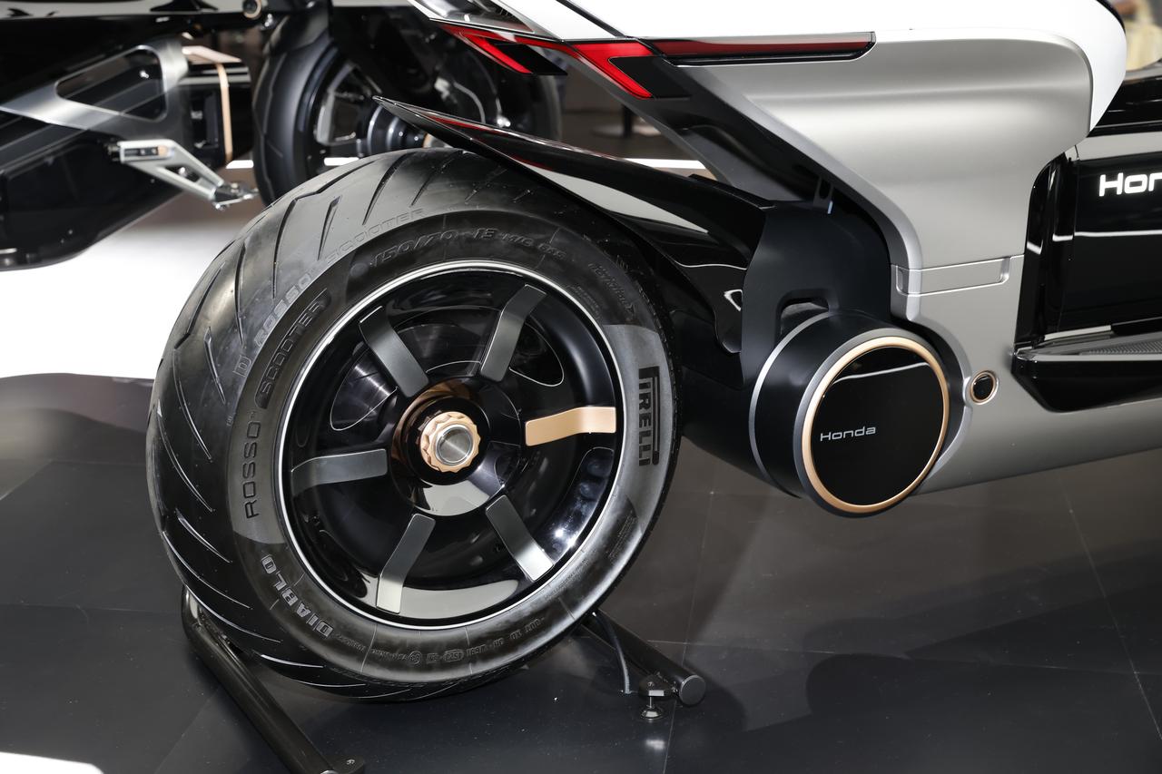 画像 : 13番目の画像 - 【写真15枚】ホンダ「EV アーバン コンセプト」 - webオートバイ