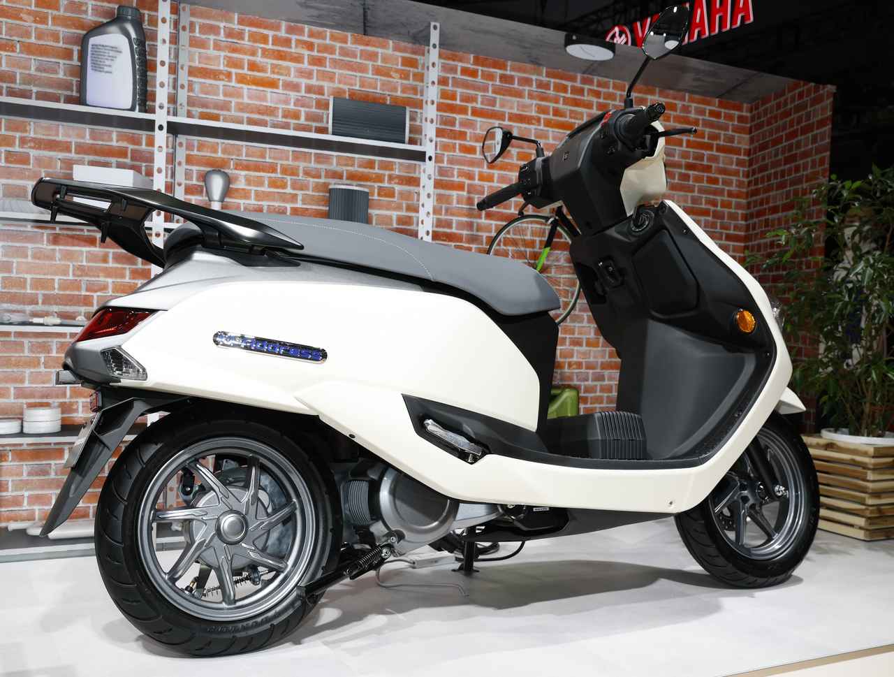 画像1: スズキ「e-アドレス」二輪EVモデルの世界戦略車両第一弾の実車が国内初公開【ジャパンモビリティショー2025】