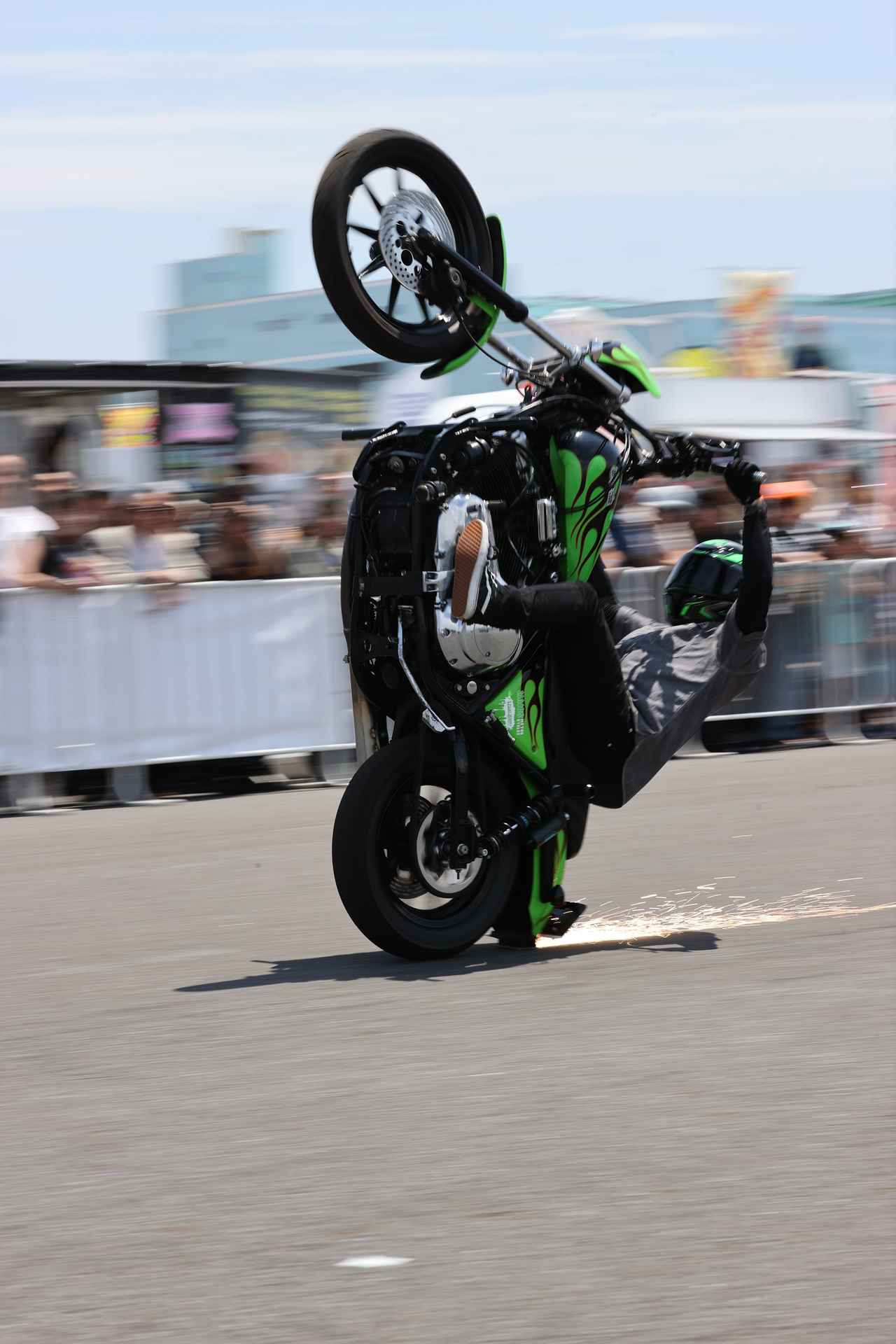 画像2: ツーリングモデルのスタントは必見！