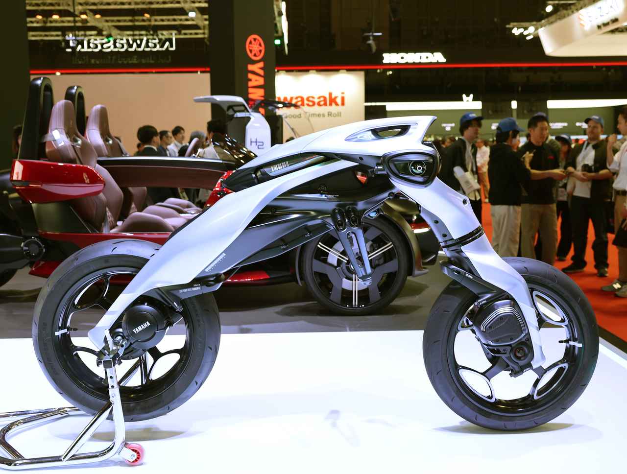 画像7: 【ワールドプレミア】ヤマハ「MOTOROiD:Λ(ラムダ)」AI強化学習とSim2Real技術で“自ら学ぶバイク”が進化する未来へ【ジャパンモビリティショー2025】