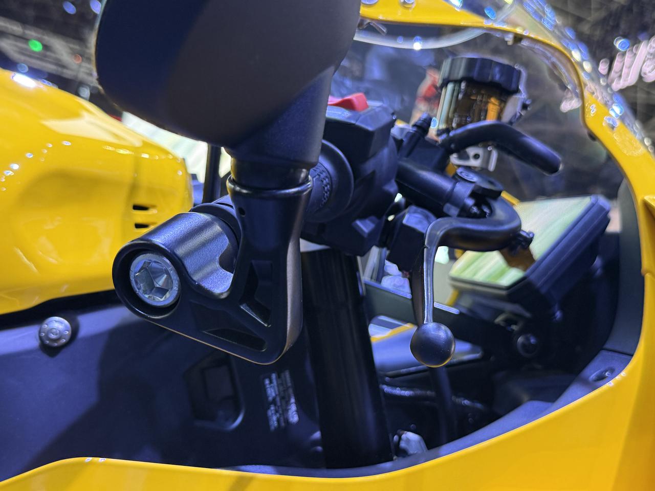 画像3: ▶ハンドルまわり