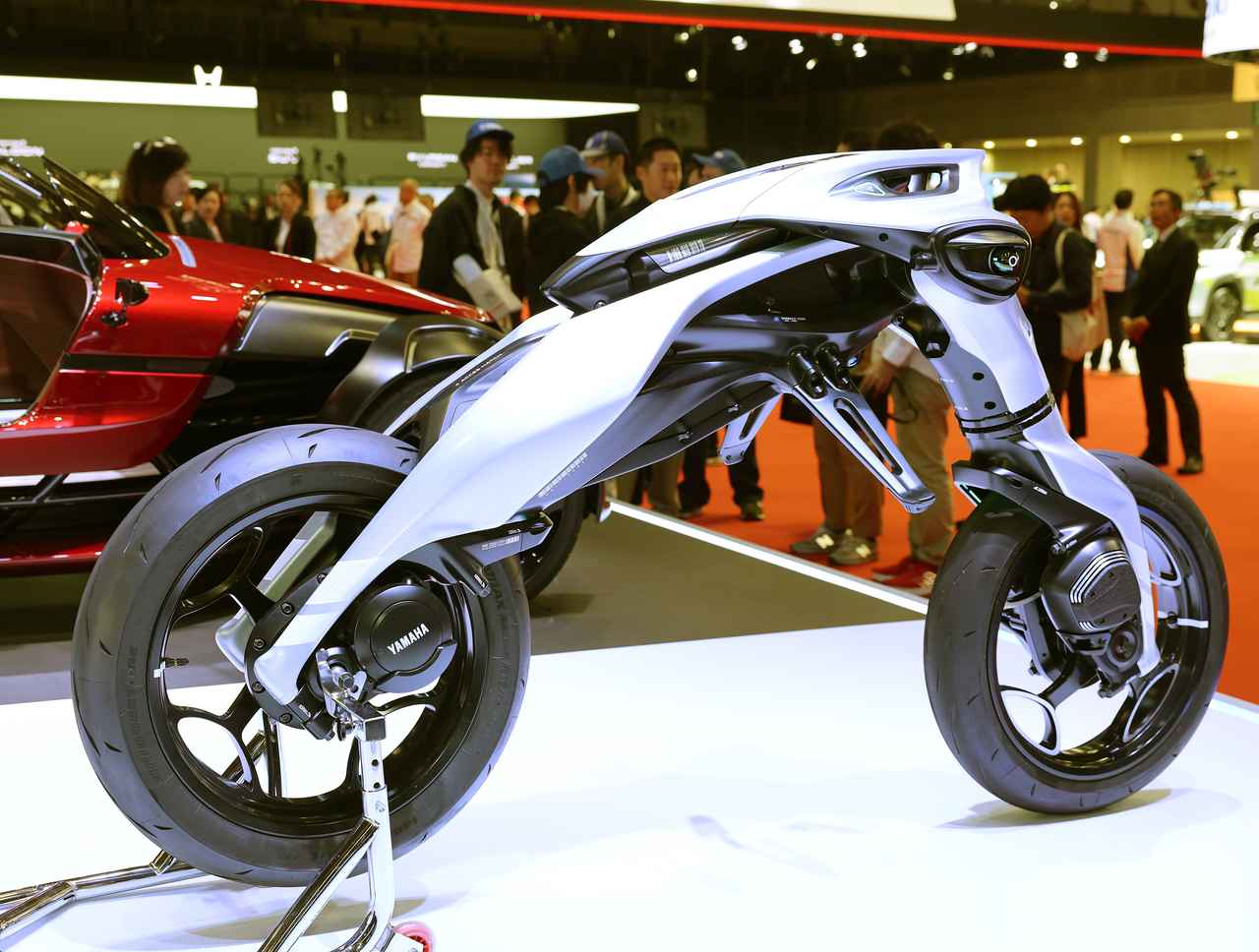 画像 : 9番目の画像 - 【写真16枚】ヤマハ「MOTOROiD：Λ」 - webオートバイ