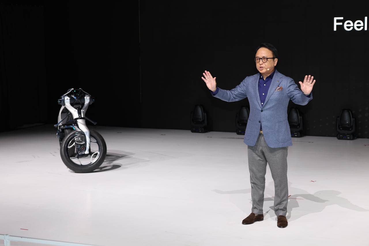 画像 : 16番目の画像 - 【写真16枚】ヤマハ「MOTOROiD：Λ」 - webオートバイ