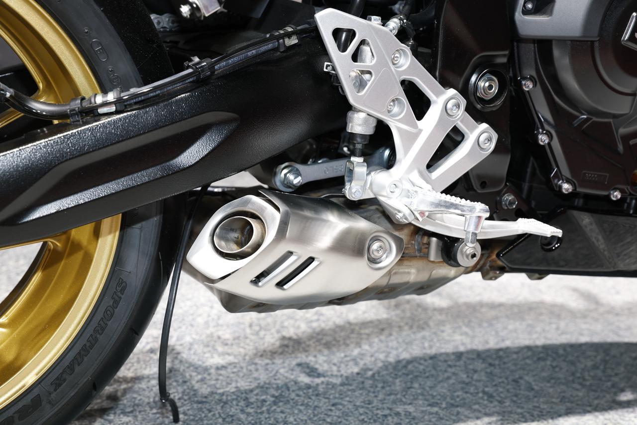 画像12: 【国内仕様登場!?】スズキ「GSX-8T 」「GSX-8TT」を詳細解説! またがりも可能な話題のニューモデルを実車展示!【ジャパンモビリティショー2025】