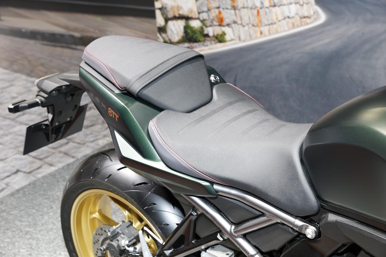 画像9: 【国内仕様登場!?】スズキ「GSX-8T 」「GSX-8TT」を詳細解説! またがりも可能な話題のニューモデルを実車展示!【ジャパンモビリティショー2025】