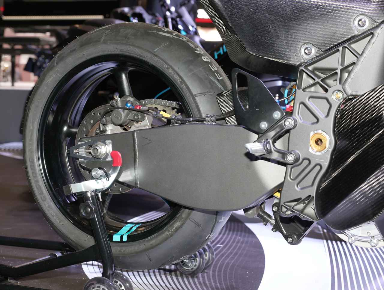 画像9: 【ワールドプレミア】ヤマハ「PROTO BEV」ライダーの操る喜びを追求したEVスーパースポーツ!【ジャパンモビリティショー2025】