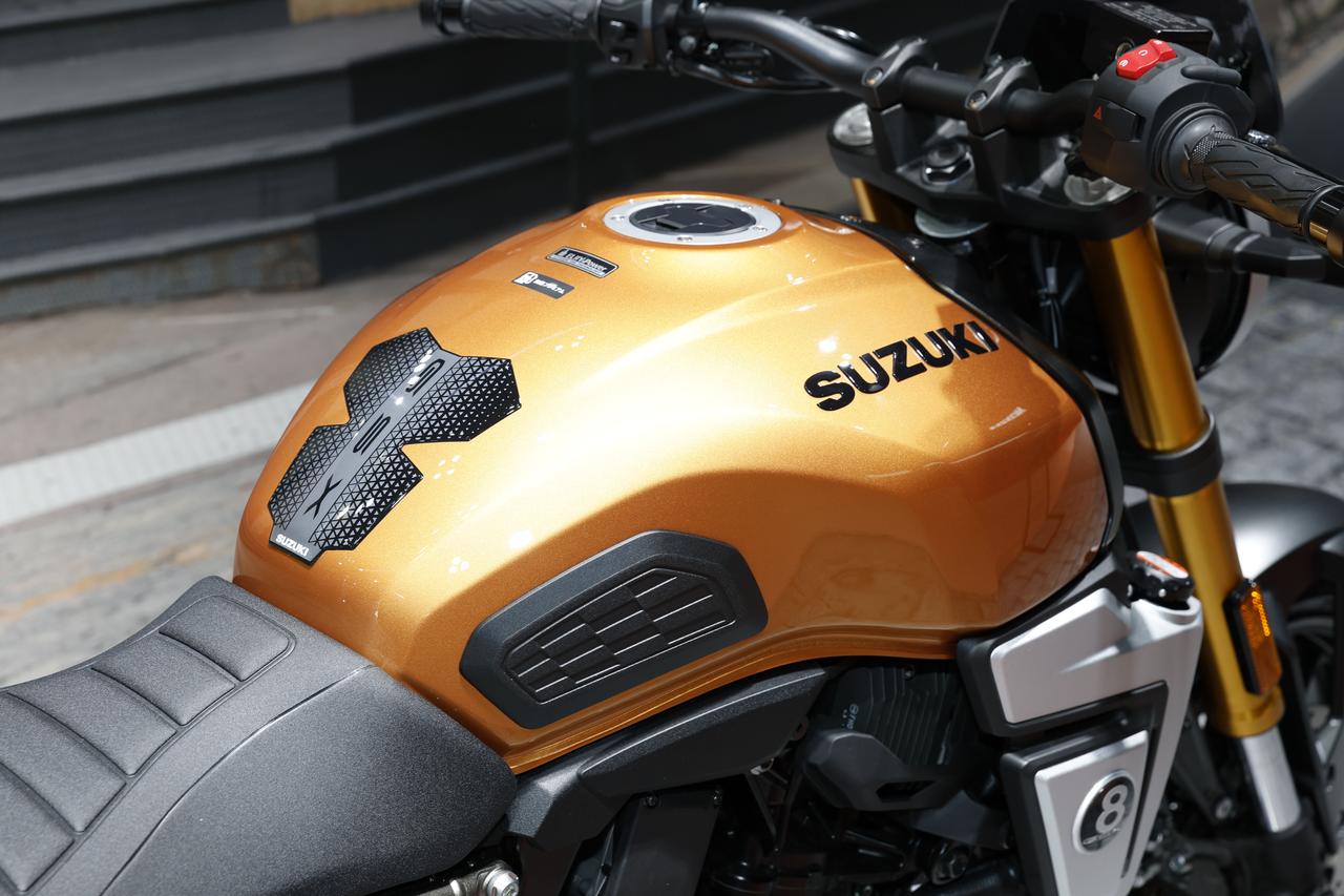 画像4: 【国内仕様登場!?】スズキ「GSX-8T 」「GSX-8TT」を詳細解説! またがりも可能な話題のニューモデルを実車展示!【ジャパンモビリティショー2025】