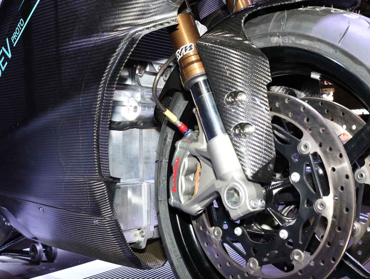 画像8: 【ワールドプレミア】ヤマハ「PROTO BEV」ライダーの操る喜びを追求したEVスーパースポーツ!【ジャパンモビリティショー2025】