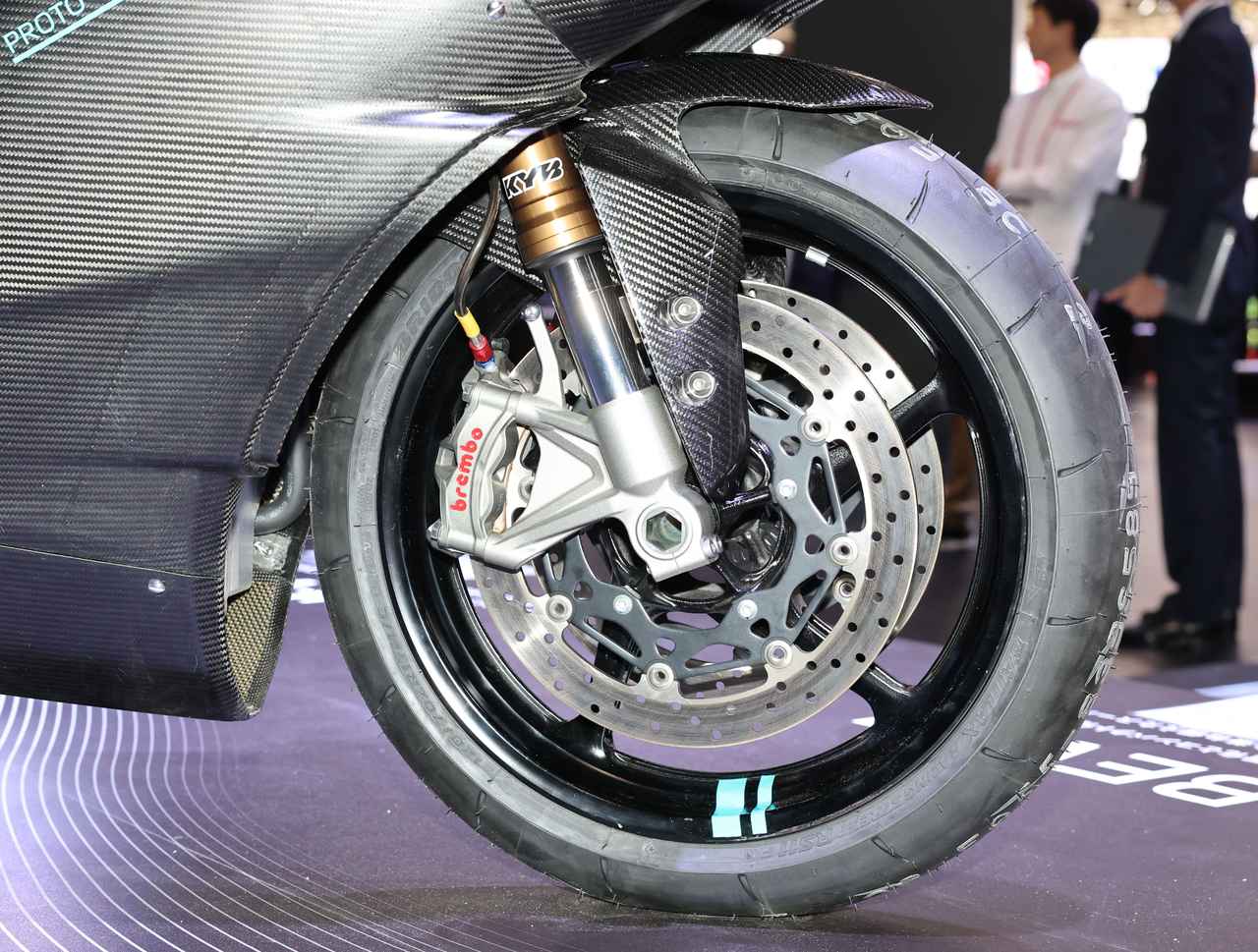 画像7: 【ワールドプレミア】ヤマハ「PROTO BEV」ライダーの操る喜びを追求したEVスーパースポーツ!【ジャパンモビリティショー2025】