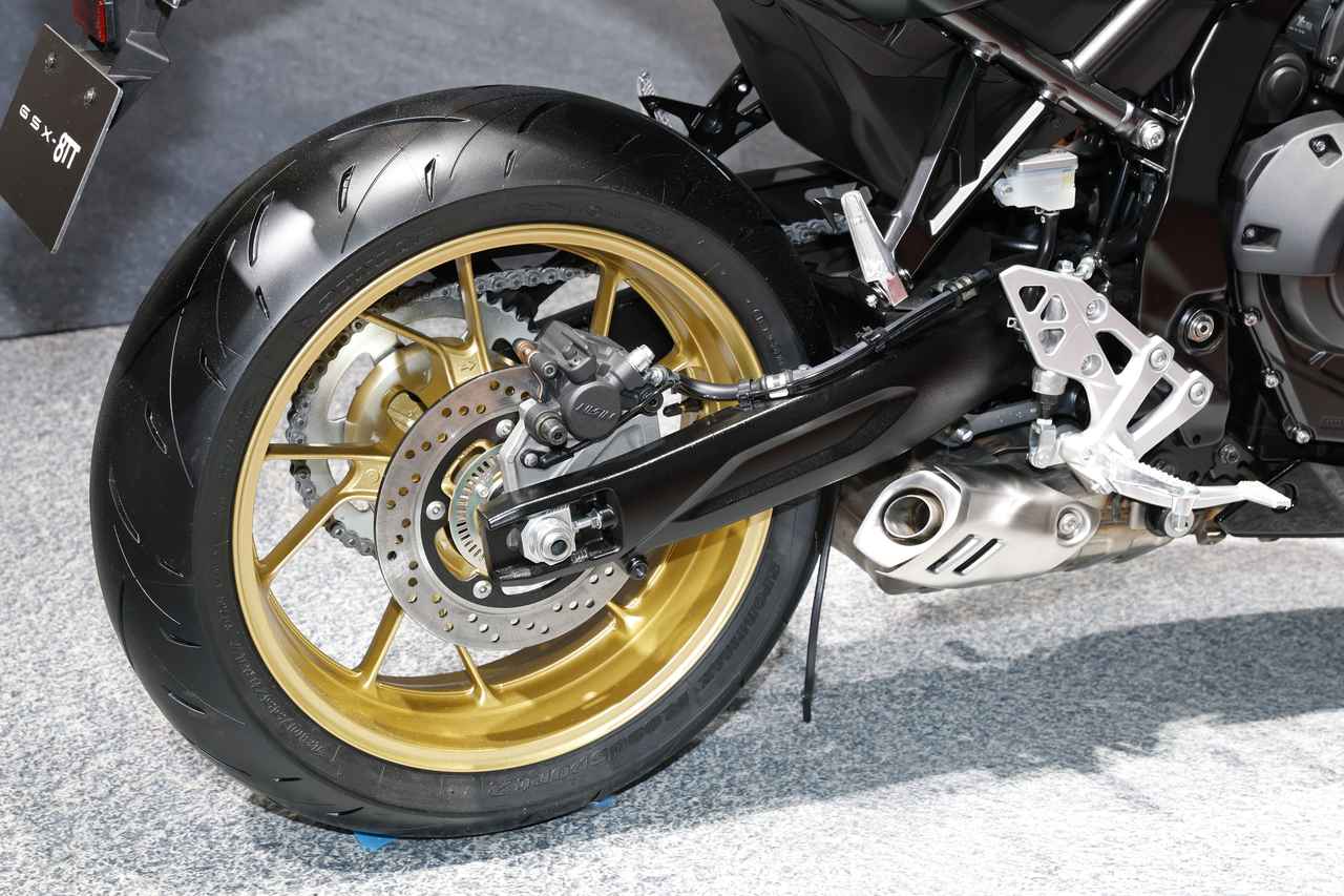 画像14: 【国内仕様登場!?】スズキ「GSX-8T 」「GSX-8TT」を詳細解説! またがりも可能な話題のニューモデルを実車展示!【ジャパンモビリティショー2025】