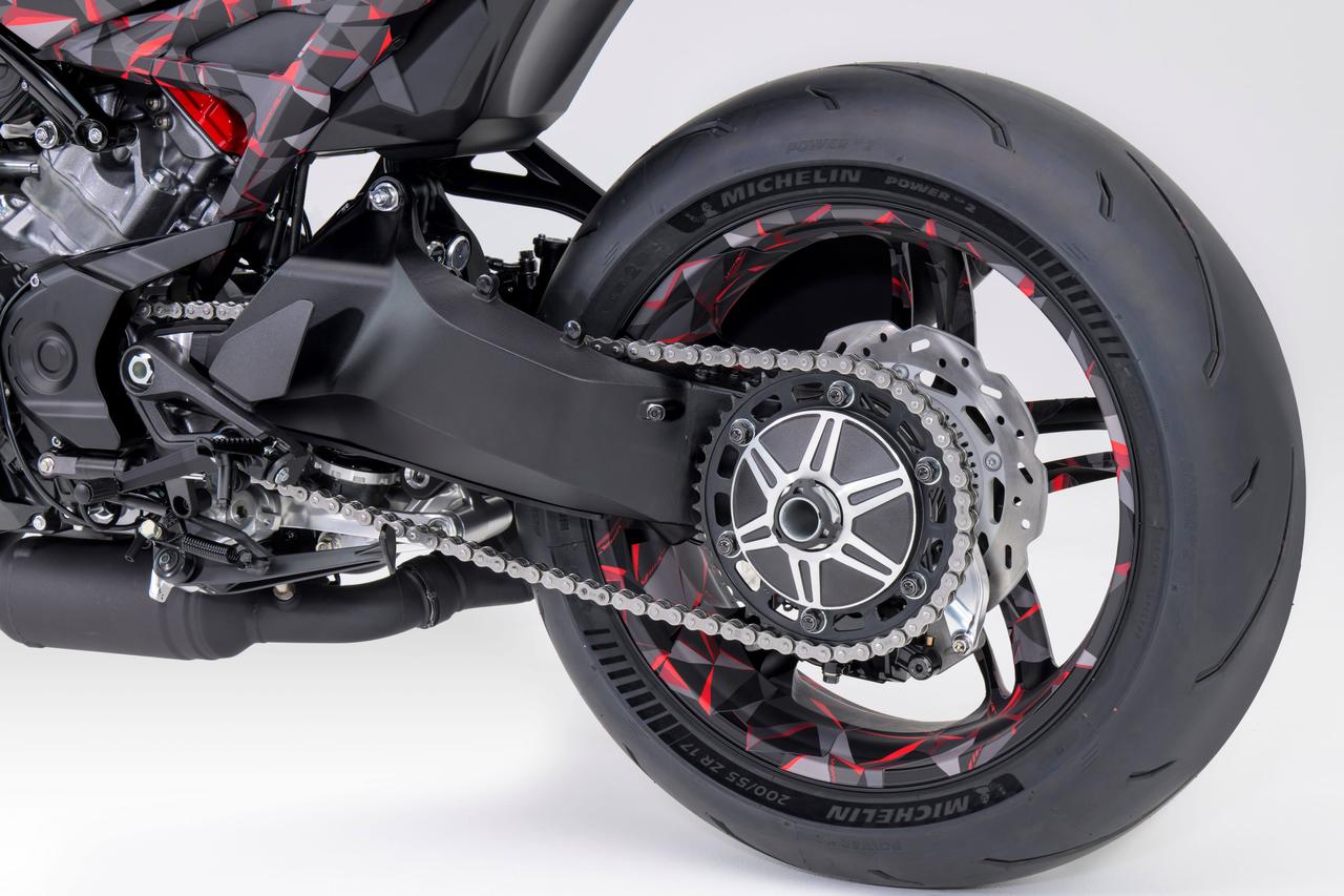 画像18: 【世界初公開!】ホンダ「V3R 900 E-Compressor Prototype」登場! 世界初の電子制御ブースト技術搭載のV3スポーツ!【2026速報】