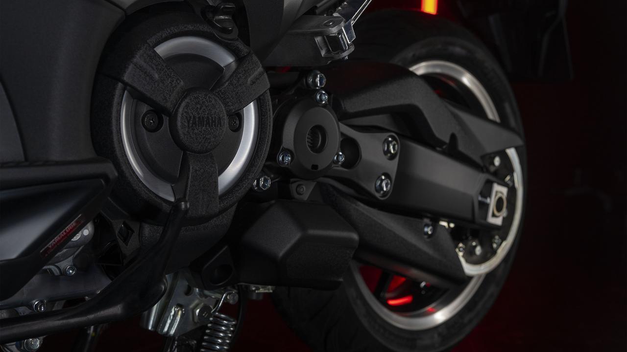 画像3: ヤマハが「TMAX」の25周年記念モデルを発表! 欧州で絶大な人気を誇るスポーツスクーターの特別仕様車【2026速報】