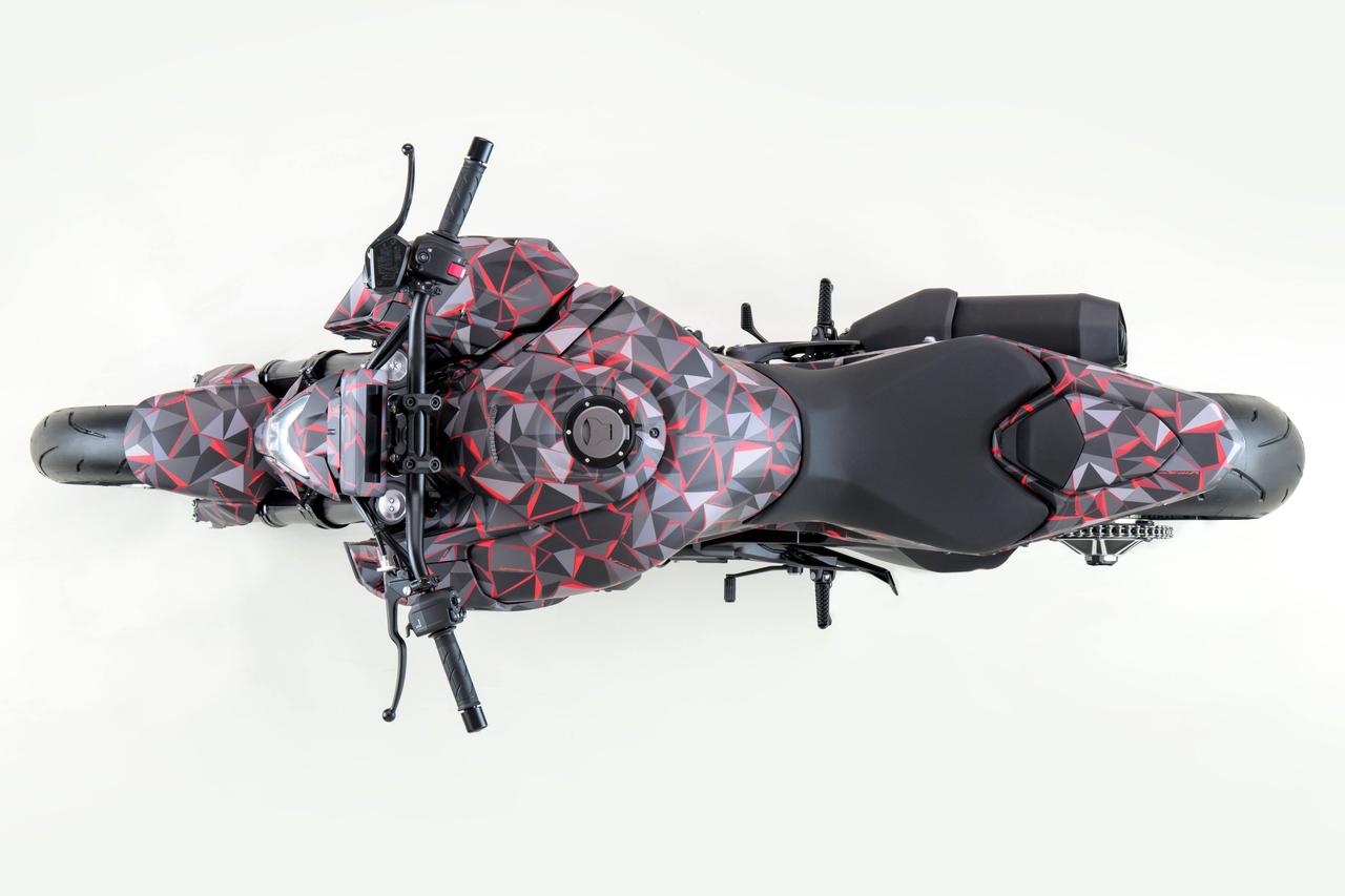 画像9: 【世界初公開!】ホンダ「V3R 900 E-Compressor Prototype」登場! 世界初の電子制御ブースト技術搭載のV3スポーツ!【2026速報】