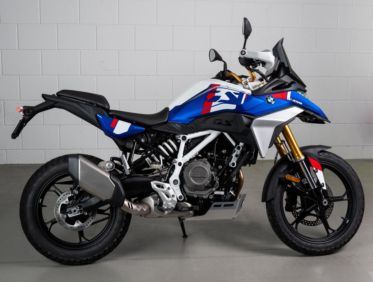 画像10: 【クラッチ操作不要のERC搭載!】BMW「F450GS」市販型登場! 革新メカ搭載の“スモールGS”を詳細解説!【2026速報】