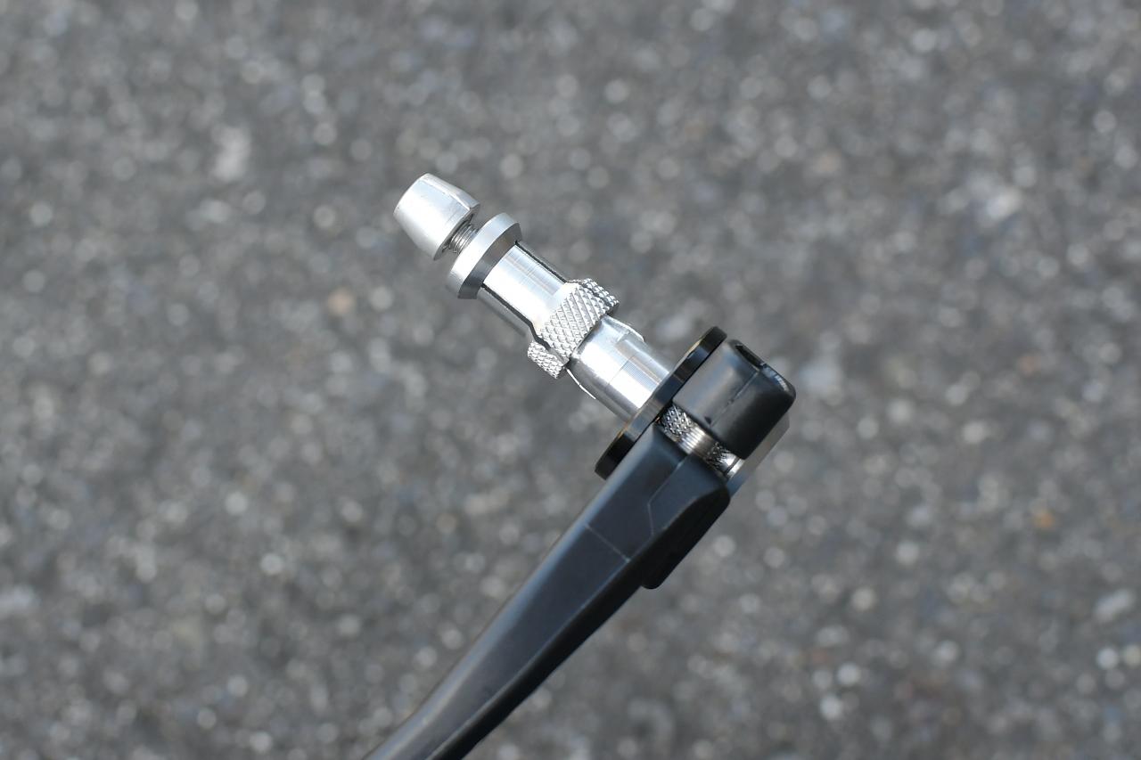 画像4: アントラーハンドガードをハンターカブに取り付けてみるけど、 純正ハンドルだと付かないしレバーのクリアランスもギリギリだったので工夫してみた