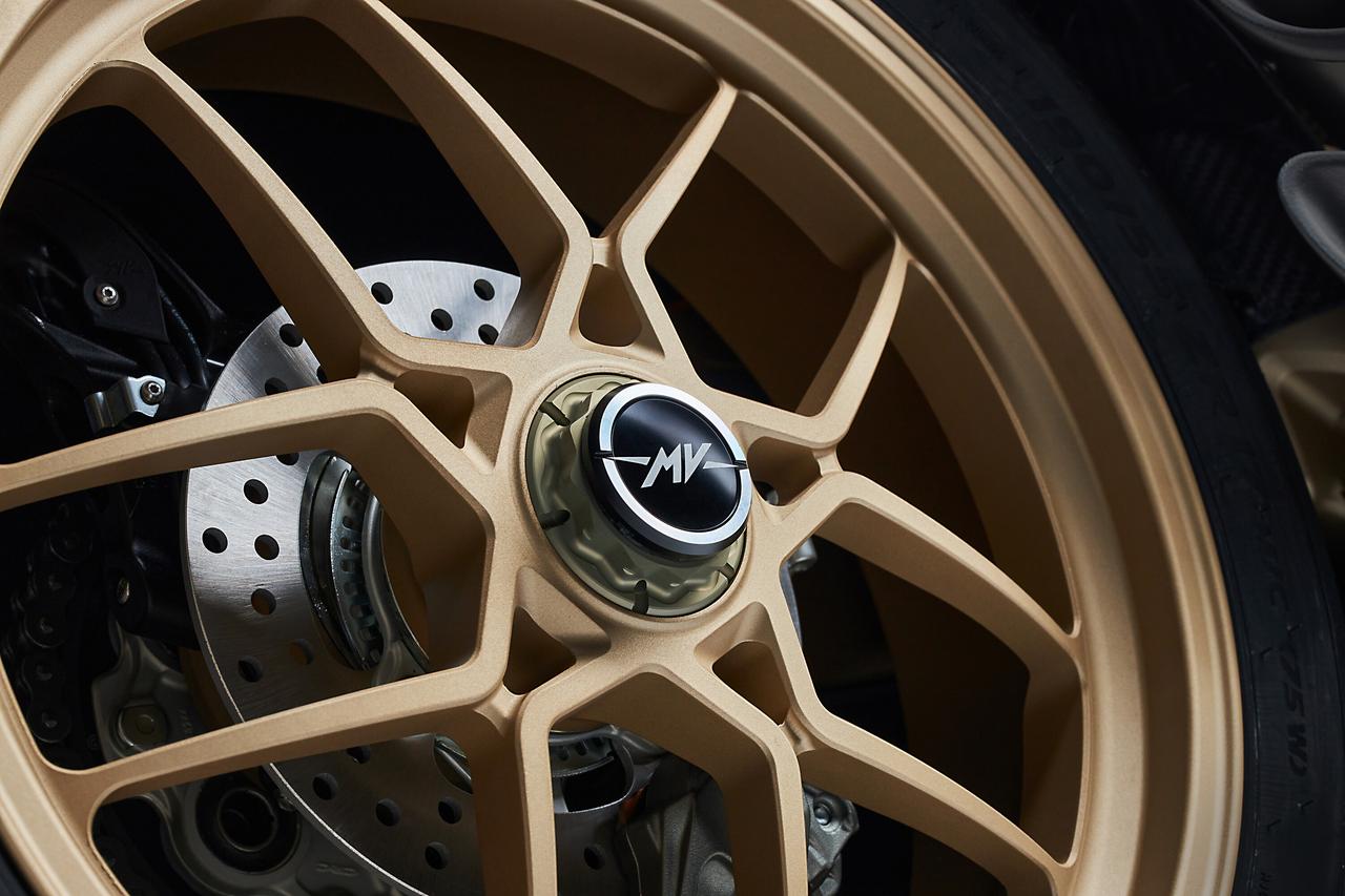 画像17: 【世界初公開!】MVアグスタ「ブルターレ・セリエ・オロ」新型誕生! 148PSの950EVOエンジンを搭載する300台の限定車!【2026速報】