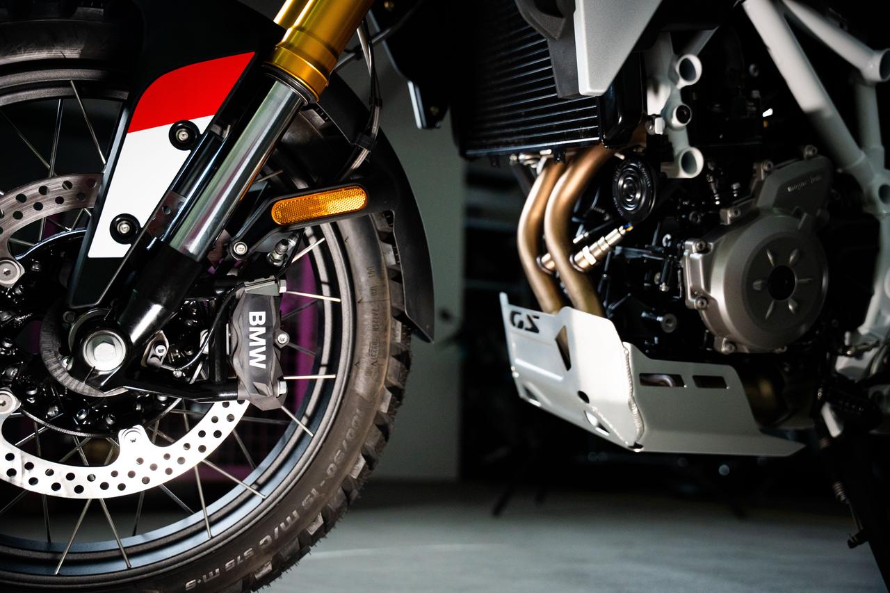 画像 : 12番目の画像 - 「【クラッチ操作不要のERC搭載！】BMW「F450GS」市販型登場！ 革新メカ搭載の“スモールGS”を詳細解説！【2026速報】」のアルバム - webオートバイ