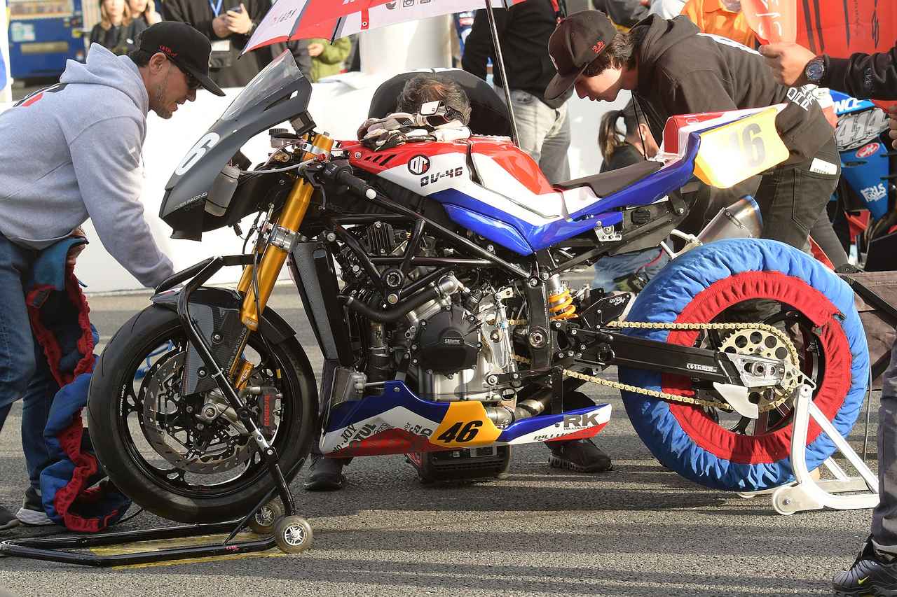 画像: 予選2番手に入ったOVERレーシングOV-46+松本隆往選手。トリコロールカラーがちょっとホンダ車を思わせます