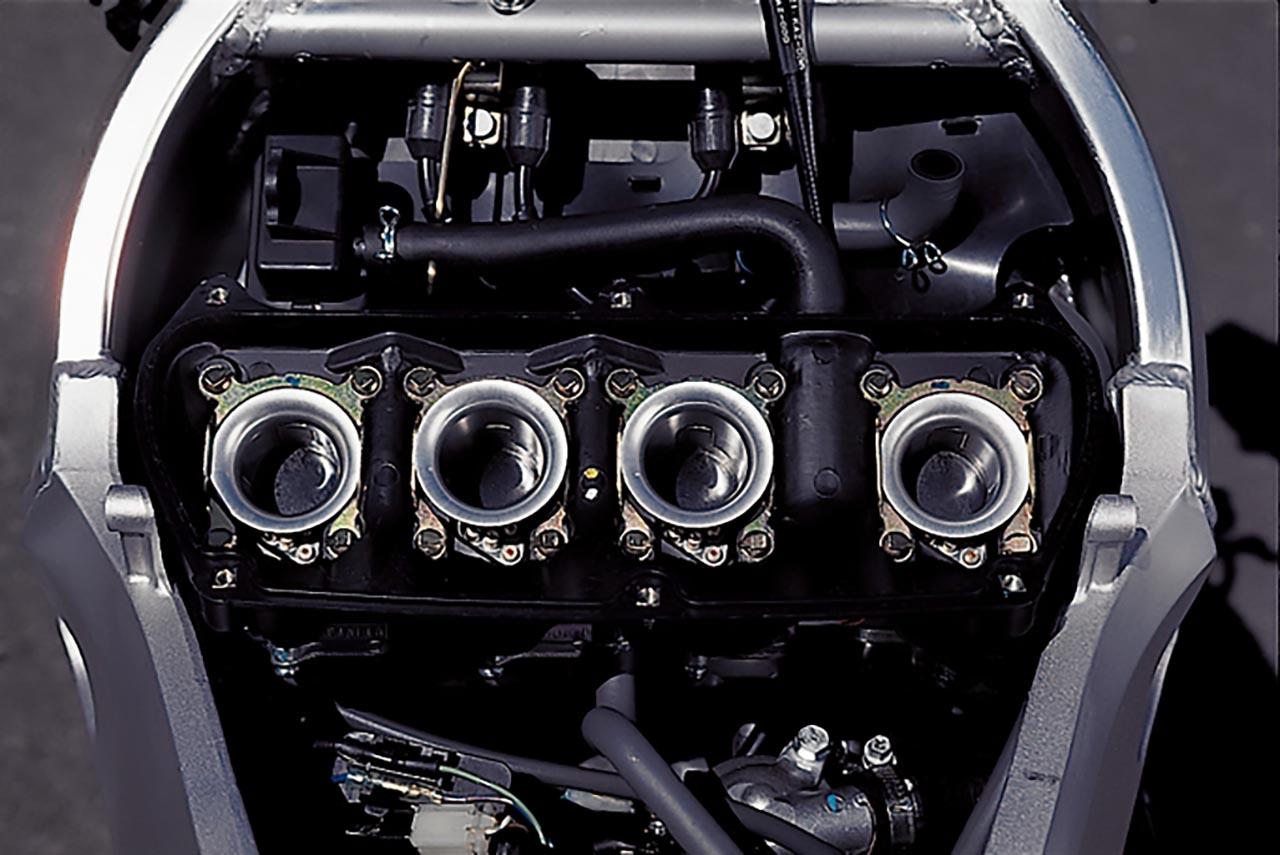 画像 : 9番目の画像 - 【写真17枚】ホンダ「CBR250RR（MC22）」（1990年） - webオートバイ