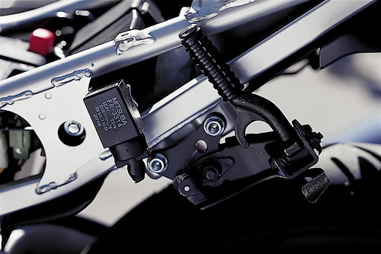 画像 : 16番目の画像 - 【写真17枚】ホンダ「CBR250RR（MC22）」（1990年） - webオートバイ