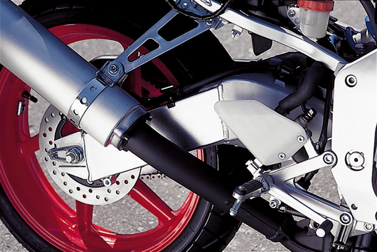 画像 : 15番目の画像 - 【写真17枚】ホンダ「CBR250RR（MC22）」（1990年） - webオートバイ