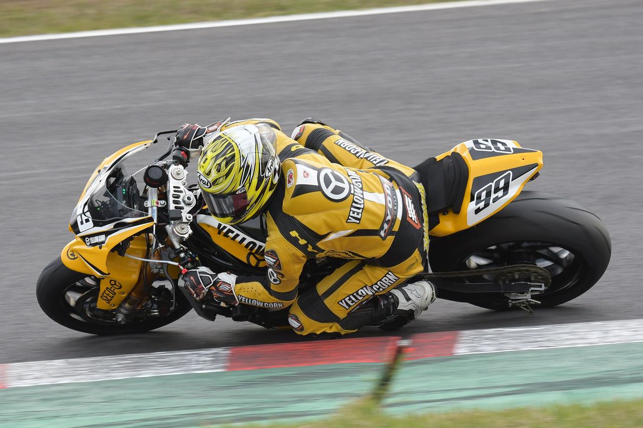 画像: ZX-10Rエンジンを積むイエローコーンYC-09RBを駆る國川浩道選手。春に続いての2連勝!