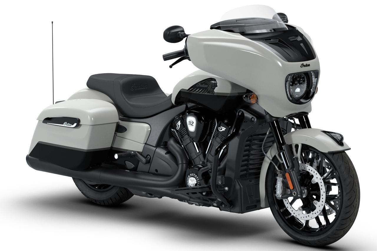 画像2: Indian MOTORCYCLE Chieftain Powerplus Dark Horse with 112 Package 2026年モデル 総排気量:1834cc エンジン形式:水冷4ストV型2気筒 シート高:672mm 車両重量:382kg