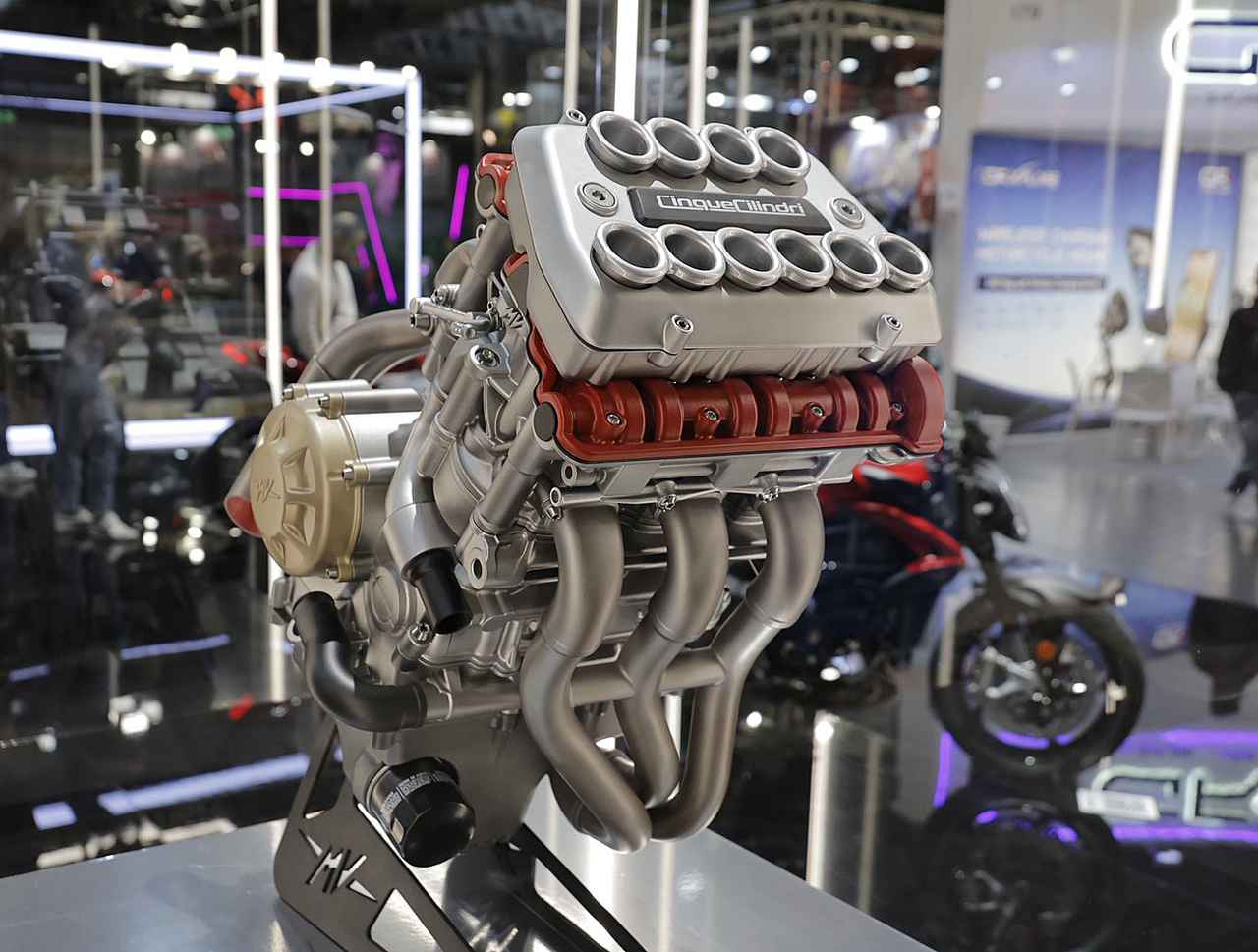 画像 : 1番目の画像 - 【写真6枚】MVアグスタ「CINQUE CILINDRI engine concept」 - webオートバイ