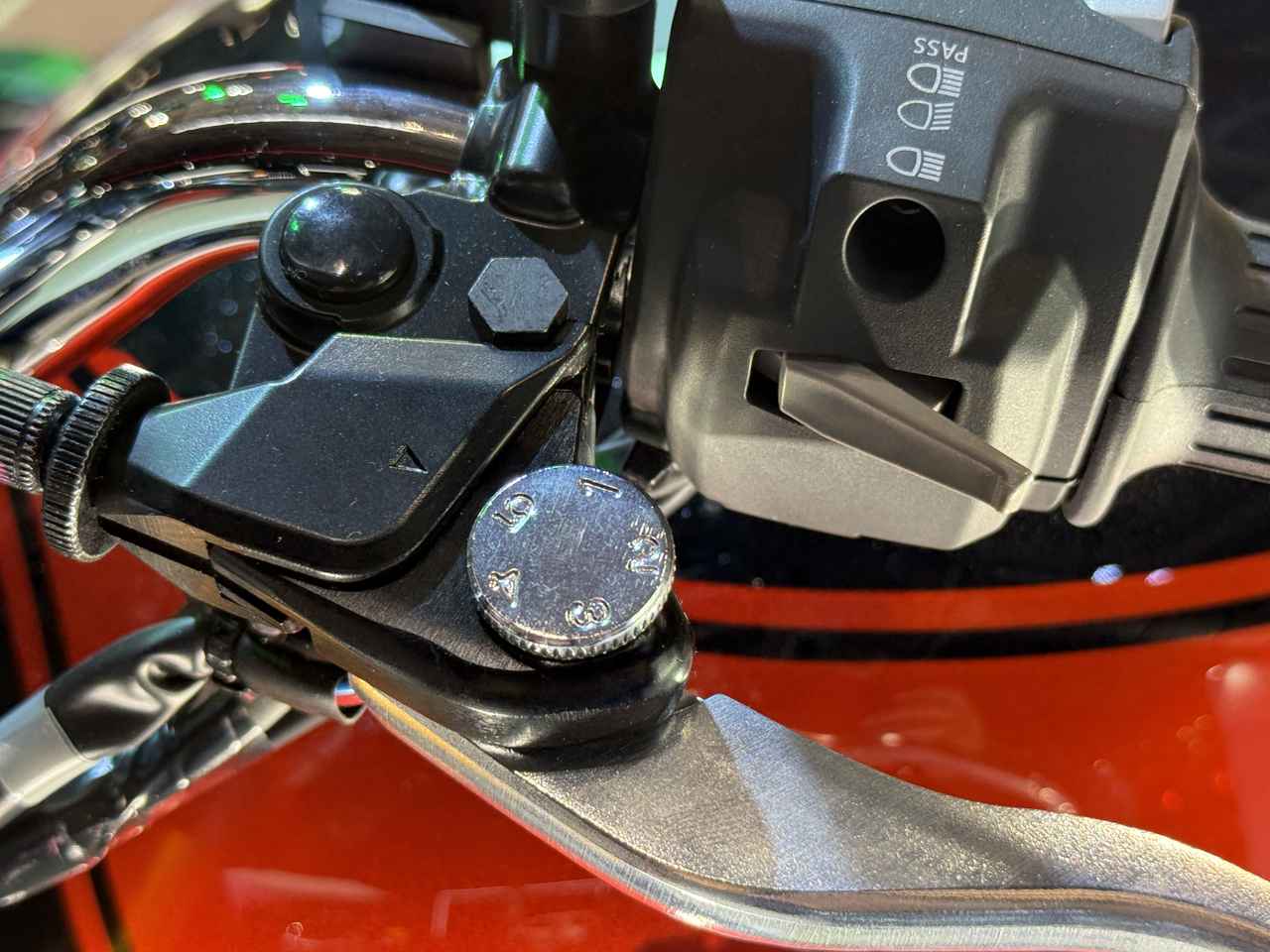 画像5: ▶ハンドルまわり