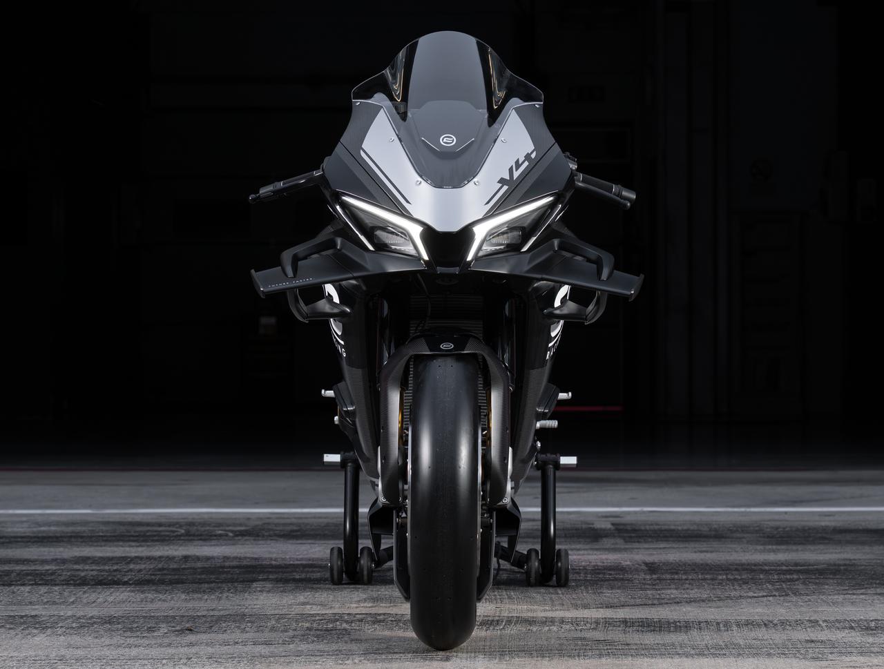 画像4: 【世界初公開!】CF MOTO「V4 SR-RR PROTOTYPE」210HPのV4エンジンに電動ウイングレット! 独創のメカが光るスーパースポーツ!【2026速報】