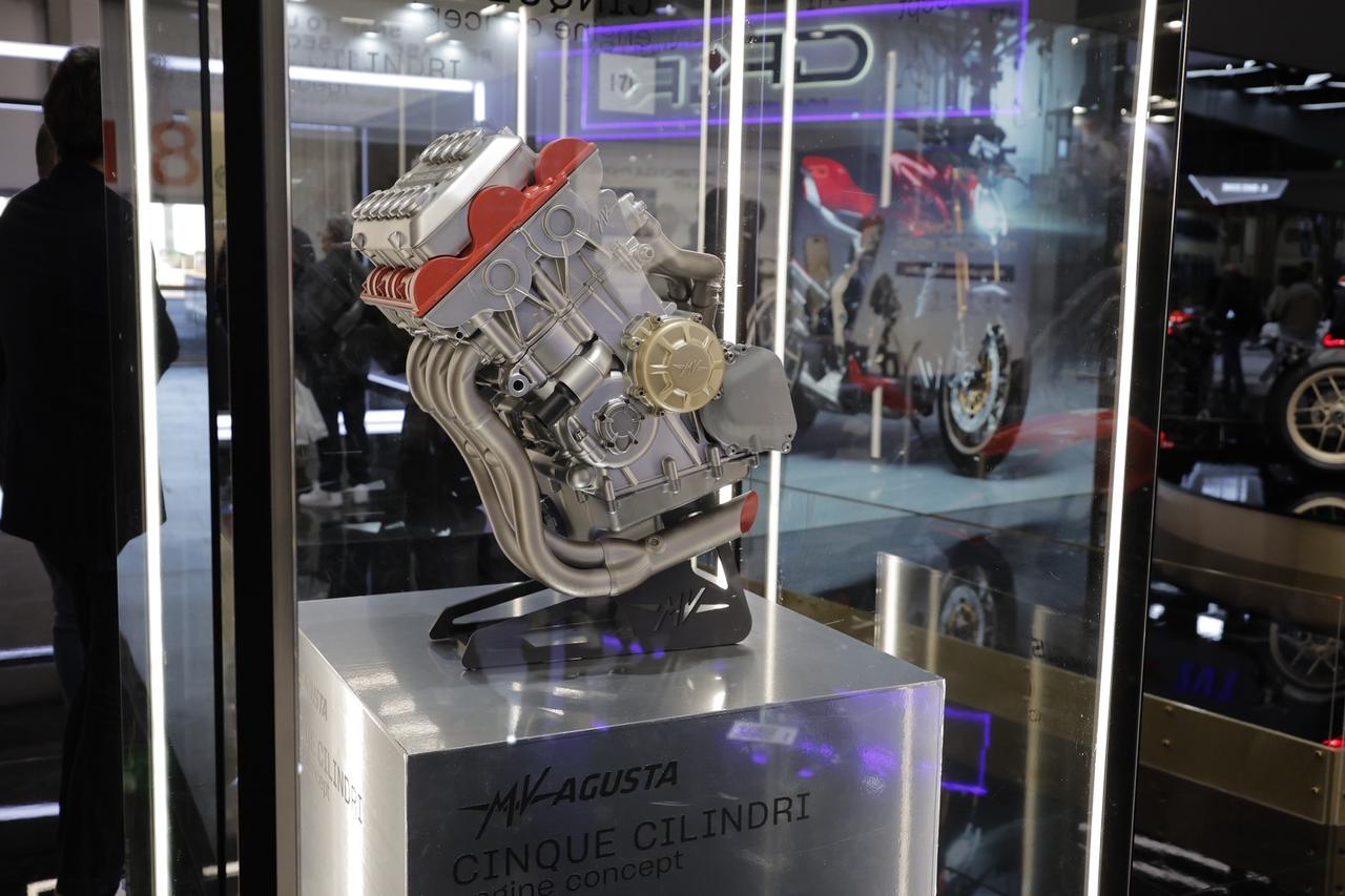 画像 : 6番目の画像 - 【写真6枚】MVアグスタ「CINQUE CILINDRI engine concept」 - webオートバイ