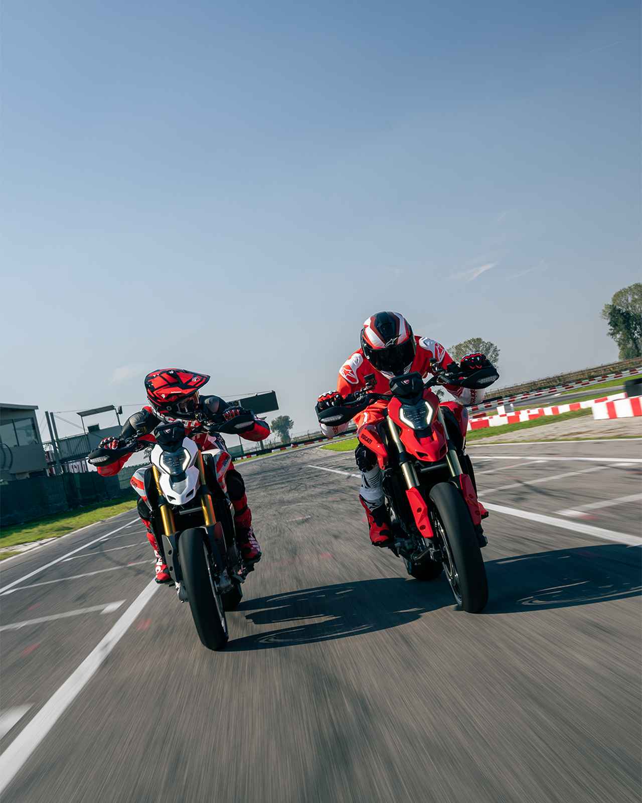 画像 : 9番目の画像 - 【写真17枚】ドゥカティ「ハイパーモタードV2／SP」 - webオートバイ