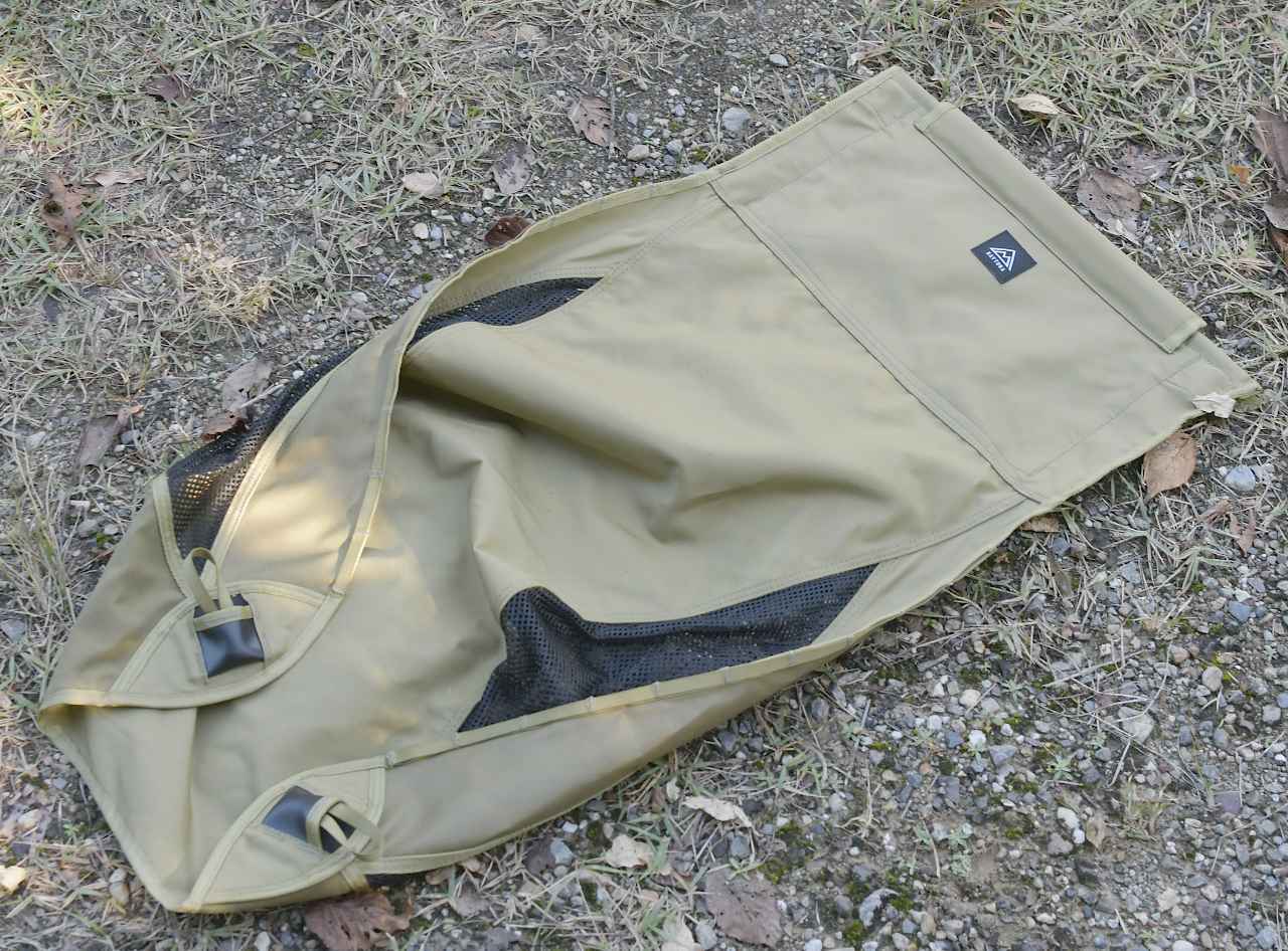 画像4: ハイバックローチェアMILの畳み方