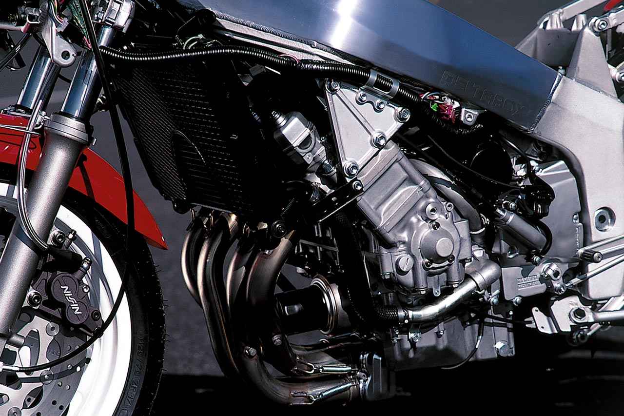 画像 : 5番目の画像 - 【写真10枚】ヤマハ「FZR750R（3FV1）」（1989年） - webオートバイ