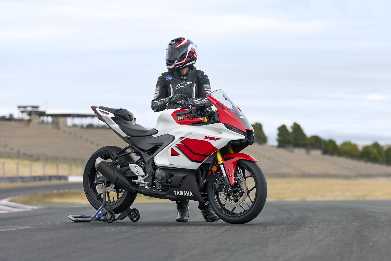 画像 : 22番目の画像 - 【写真22枚】ヤマハ「YZF-R3 70thアニバーサリーエディション」 - webオートバイ