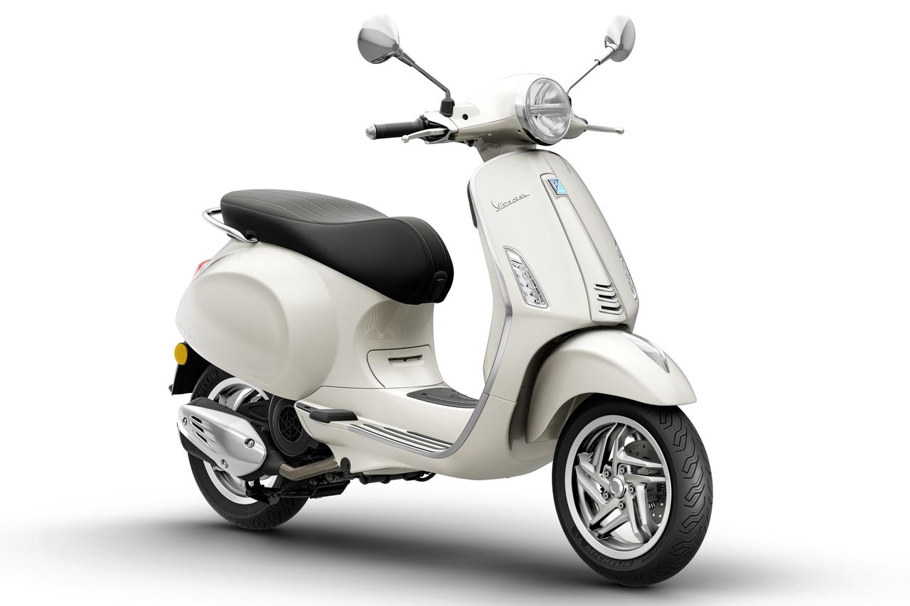 画像: Vespa Primavera 欧州仕様・2026年モデル 総排気量:155cc エンジン形式:4ストローク3バルブ単気筒 シート高:785mm ※スペックは欧州仕様現行モデル