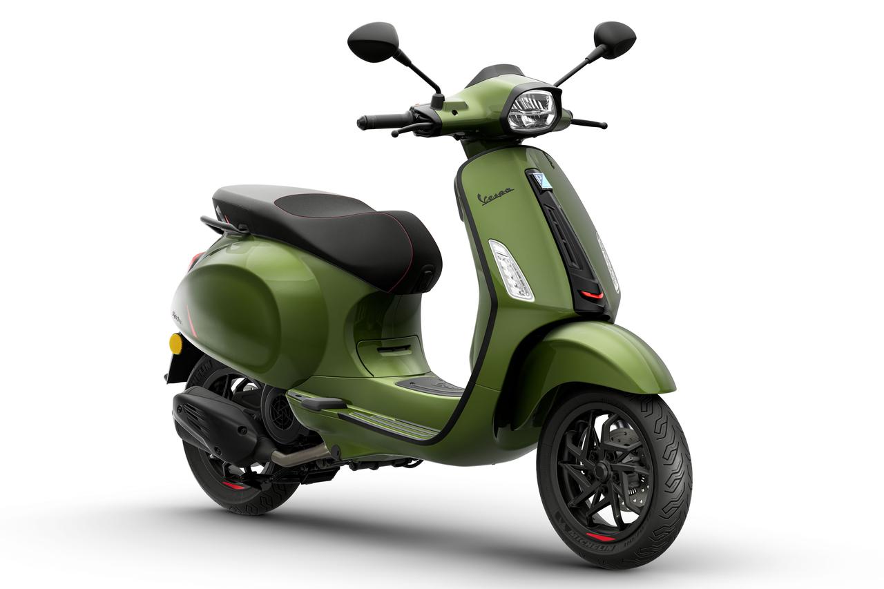 画像: Vespa Sprint S 欧州仕様・2026年モデル 総排気量:124cc エンジン形式:4ストローク3バルブ単気筒 シート高:790mm ※スペックは欧州仕様現行モデル