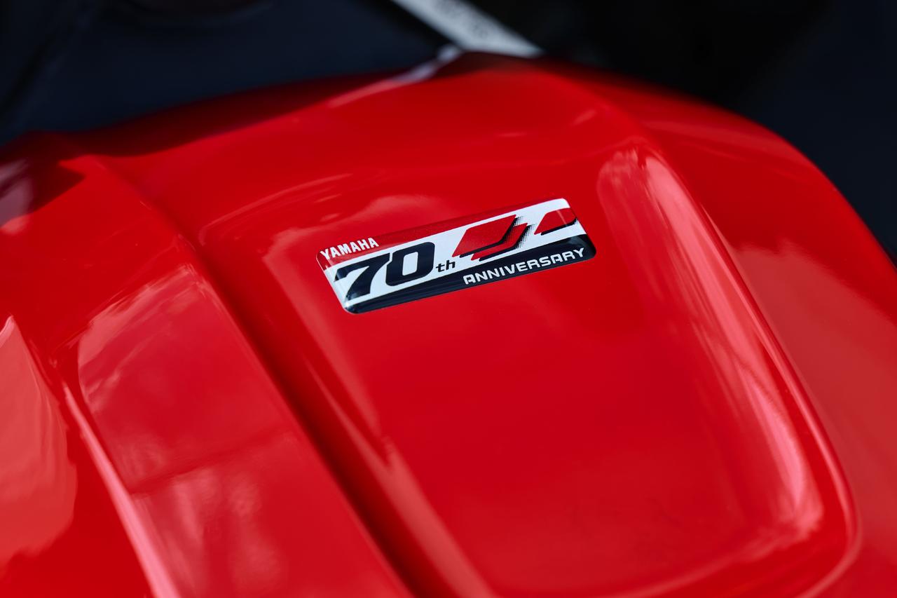 画像 : 13番目の画像 - 【写真22枚】ヤマハ「YZF-R3 70thアニバーサリーエディション」 - webオートバイ