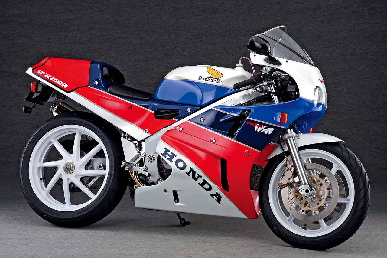 画像: Honda VFR750R 1987年 総排気量：748cc エンジン形式：水冷4ストDOHC4バルブV型4気筒 シート高：785mm 車両重量：201kg 当時価格：148万円