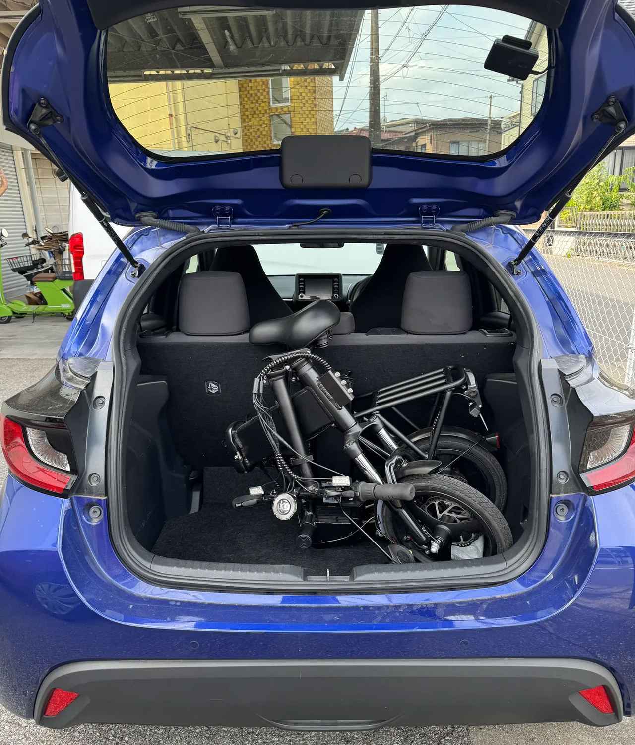 画像: 折りたたみ機構を備えており、車載して持ち運ぶことができる。