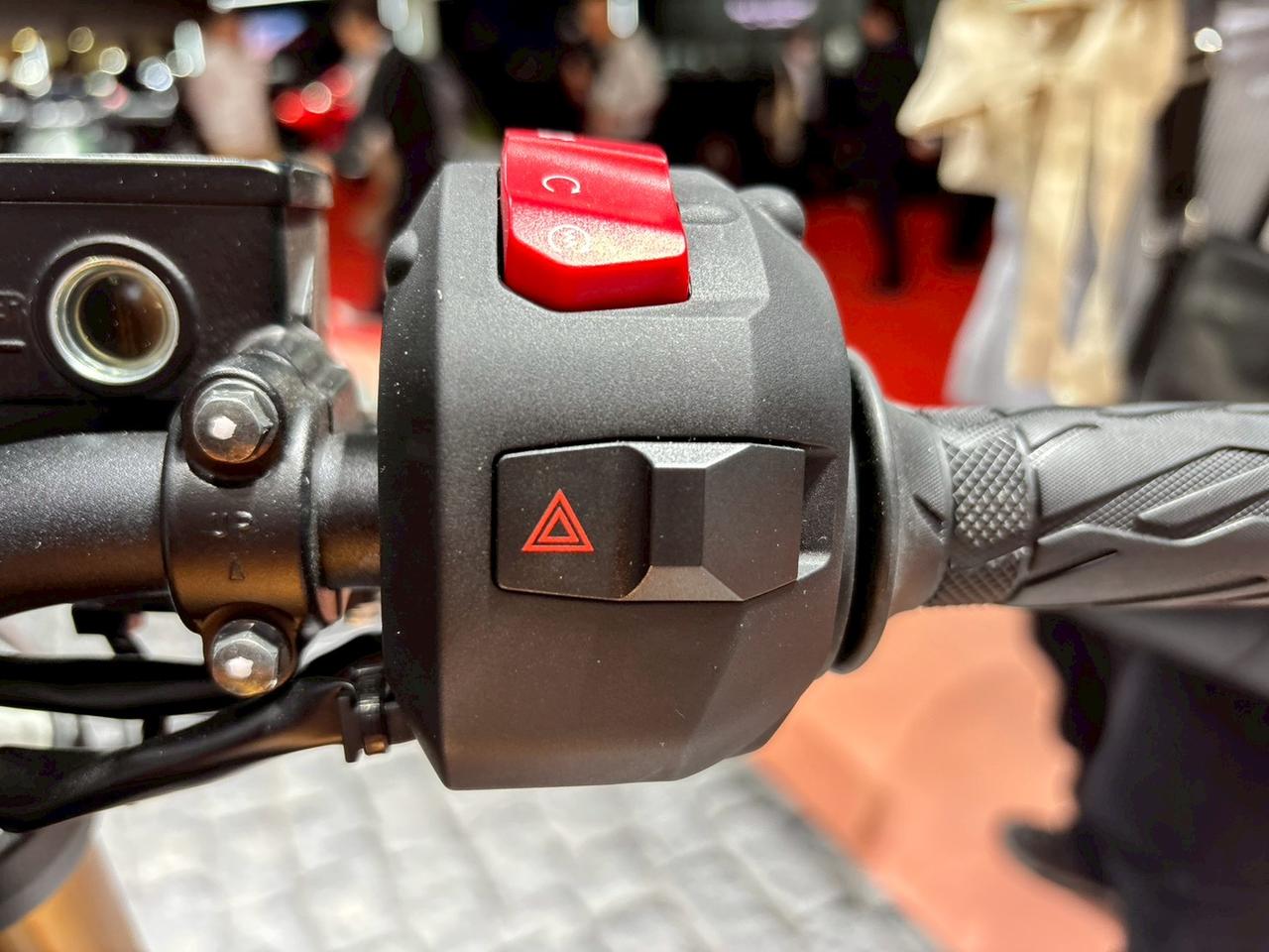 画像3: ▶ハンドルまわり