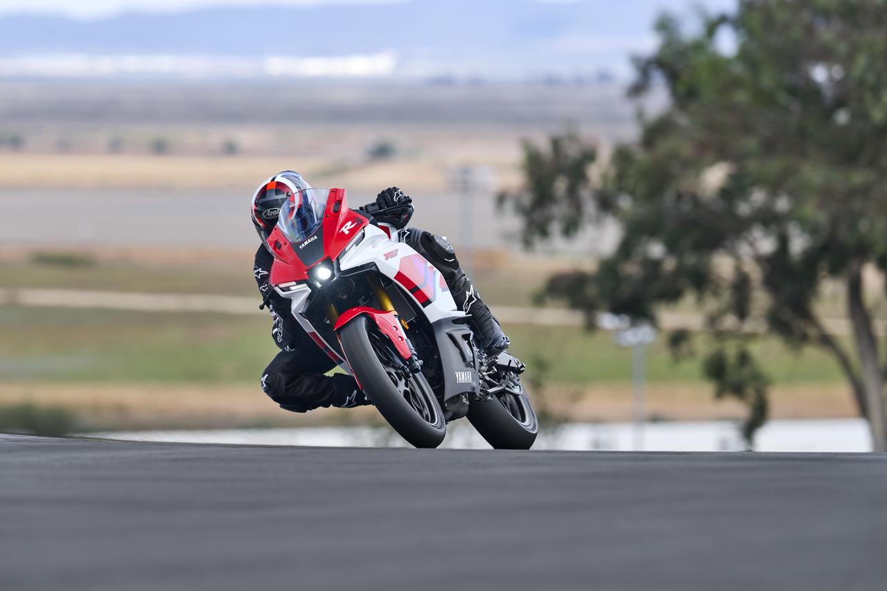 画像 : 19番目の画像 - 【写真22枚】ヤマハ「YZF-R3 70thアニバーサリーエディション」 - webオートバイ