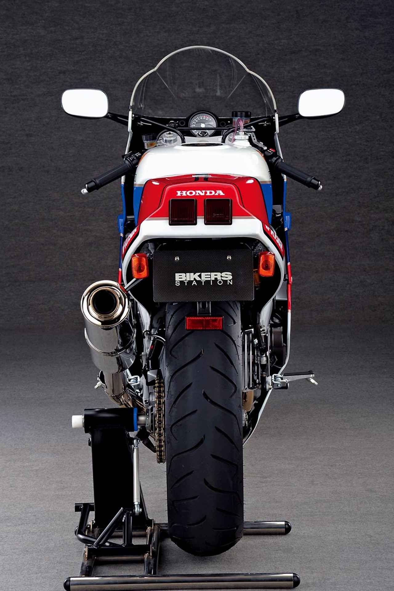 画像 : 4番目の画像 - 【写真10枚】ホンダ「VFR750R（RC30）」（1987年） - webオートバイ