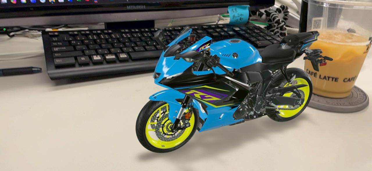 画像2: 最初は眼の前に車体構成部品のドアップが出るので、画面タッチで縮めてゆくと、良い感じの大きさに。