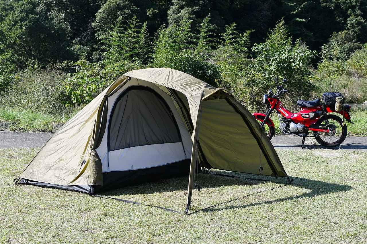 画像: マエヒロドームがマエヒロドームPLUS(プラス)になって、通気性、耐雨性がアップ。さらに理想のツーリングテントに仕上がってるよ。 - webオートバイ