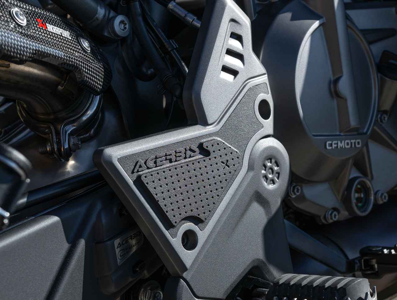 画像 : 16番目の画像 - 【写真22点】CF MOTO「1000MT-X」「1000MT-X CRAFTED」 - webオートバイ